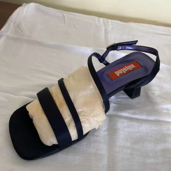 Strappy dress shoes. Unlisted. Size 10M. Navy blue. Excellent condition. - Picture 3 of 6